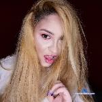 MelyBombonica stripchat livecam show performer room profile