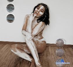 LinnaLight stripchat livecam performer profile
