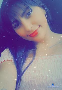 Roxanna_ stripchat livecam performer profile