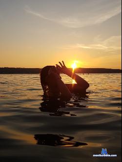 Lolly28 stripchat livecam performer profile