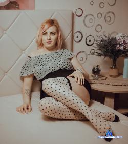 BlueeAngeel stripchat livecam performer profile