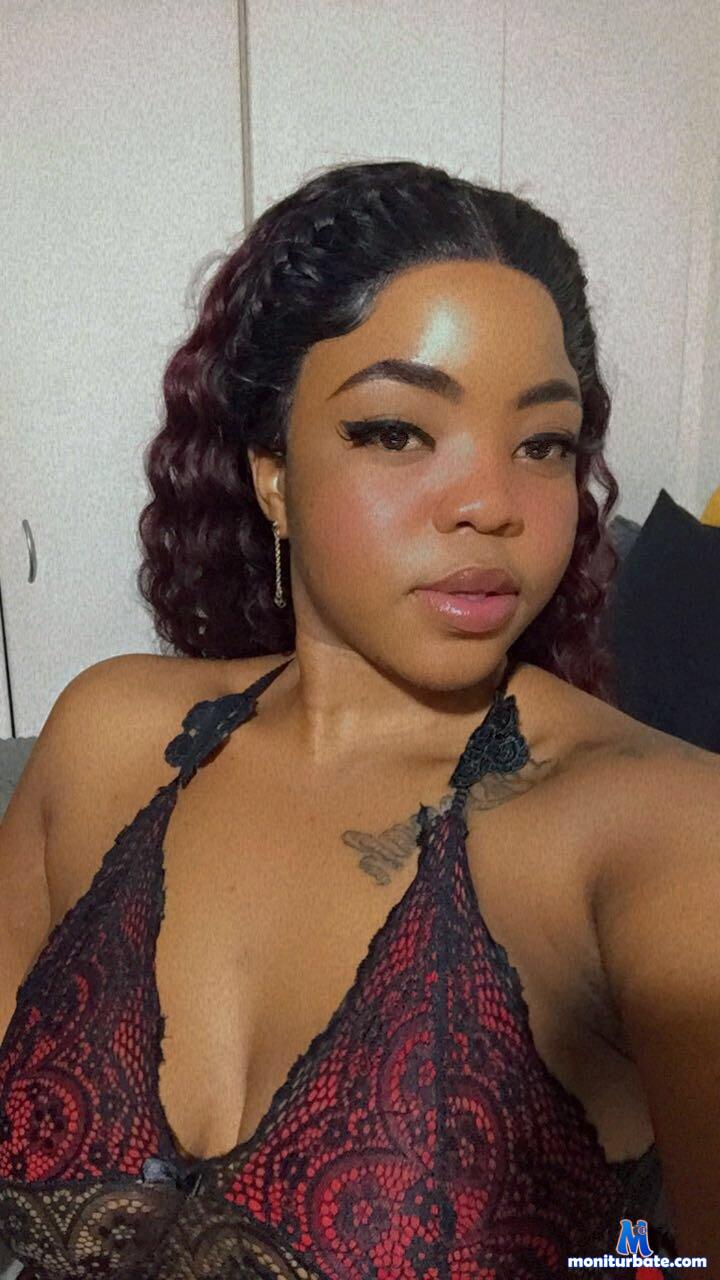 DORATHYXXX Stripchat performer