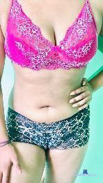 BigBustyRuhi stripchat livecam show performer room profile