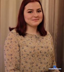 PRETTY_KIWII stripchat livecam performer profile