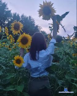 Ella_web stripchat livecam performer profile