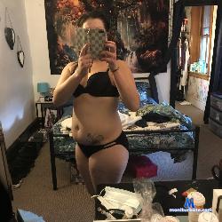 Prissy-Krissy stripchat livecam performer profile