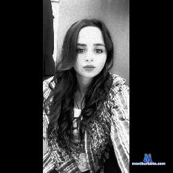 AmbraQueen stripchat livecam performer profile