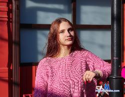 KarolinaChic stripchat livecam performer profile