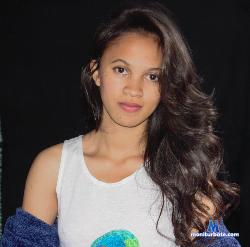 LUNNAAH stripchat livecam performer profile