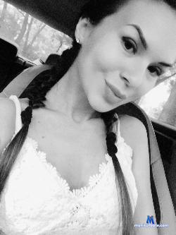 _Kira_Ray_ stripchat livecam performer profile