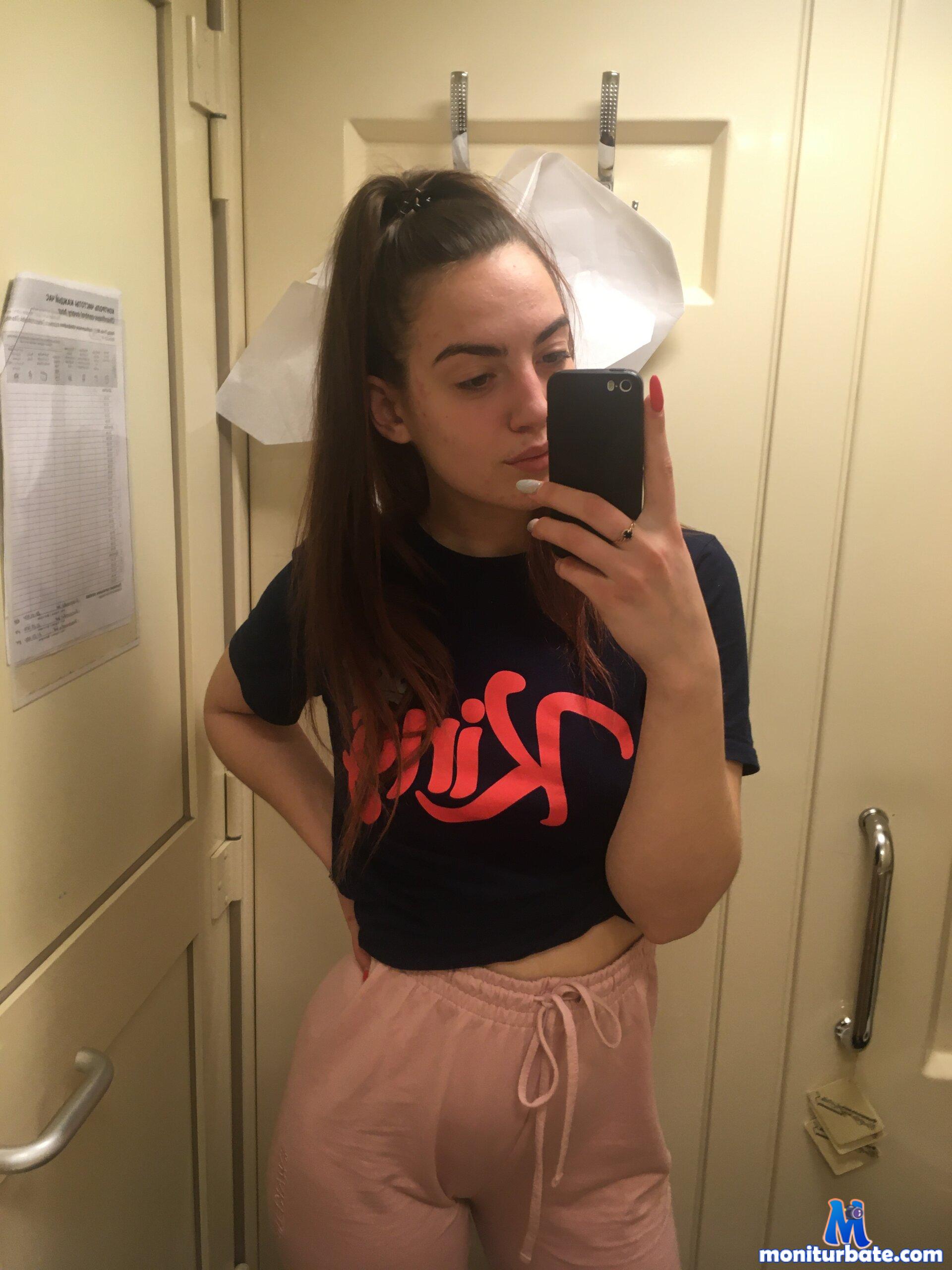 Leslie_Bel Stripchat performer