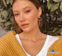 AliceNewbie stripchat livecam performer profile