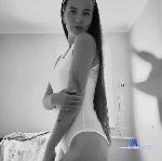 JulyMoore stripchat livecam show performer room profile