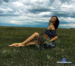 KiraVenus stripchat livecam performer profile