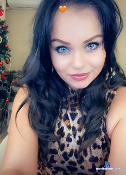 MileyMia stripchat livecam performer profile