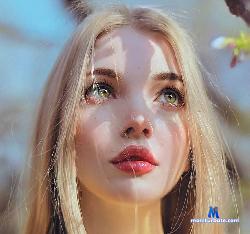 Lora_pic stripchat livecam performer profile