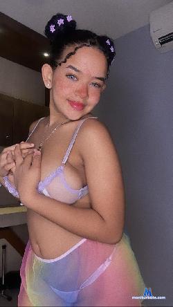 Little_bunnyss stripchat livecam performer profile