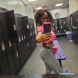 LolaBelle84 stripchat livecam performer profile