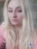 Meghun stripchat livecam show performer room profile