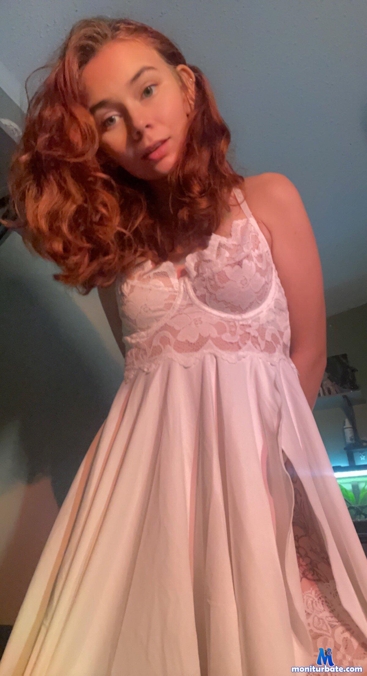 XKitsloveX Stripchat performer