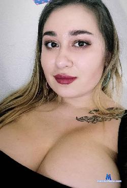 SaraLustX stripchat livecam performer profile
