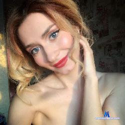 KissMeSlowly stripchat livecam performer profile