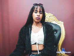 CLOELATINPORN stripchat livecam performer profile