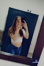 MiaMarttinez stripchat livecam show performer room profile