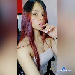Keila-Hott stripchat livecam performer profile