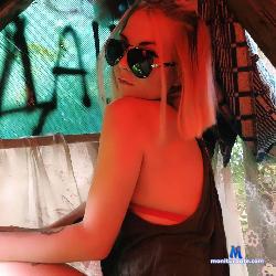 Xlolly_MollyXX stripchat livecam performer profile