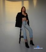 MollyPeach_ stripchat livecam show performer room profile