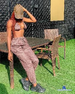 dark_cherrie stripchat livecam performer profile
