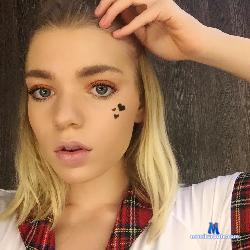 Esther_Exposito stripchat livecam performer profile
