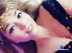 HotCarolineXO stripchat livecam performer profile