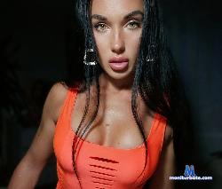 LindaApala stripchat livecam performer profile