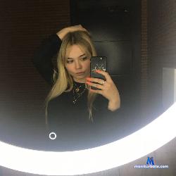 kelly_blonde stripchat livecam performer profile
