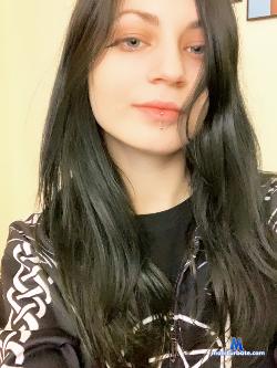 LittleRoxyX stripchat livecam performer profile