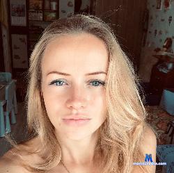 Holy_Berry stripchat livecam performer profile