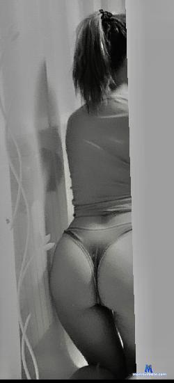Alinvi stripchat livecam performer profile