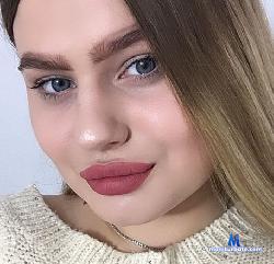 Lina_Turn stripchat livecam performer profile