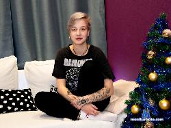 Lol_Girll stripchat livecam performer profile