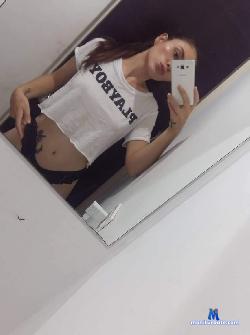Emily_cooper_98 stripchat livecam performer profile