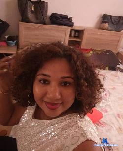 layanah12 stripchat livecam performer profile