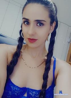 sharon_23_ stripchat livecam performer profile