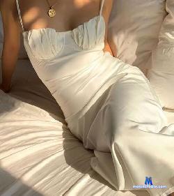 Aniellia stripchat livecam performer profile