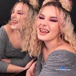 GabbyQueenn stripchat livecam show performer room profile