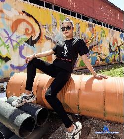 Kaya_si stripchat livecam performer profile