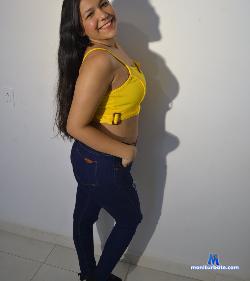pretty_annie_ stripchat livecam performer profile