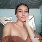 BellaSwaan stripchat livecam show performer room profile