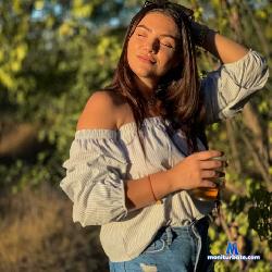 RiaSunny stripchat livecam performer profile